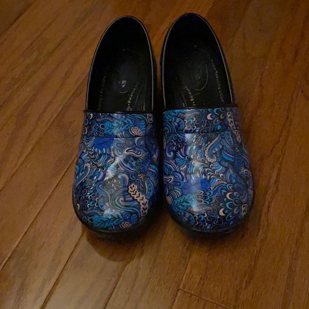Nursing clogs